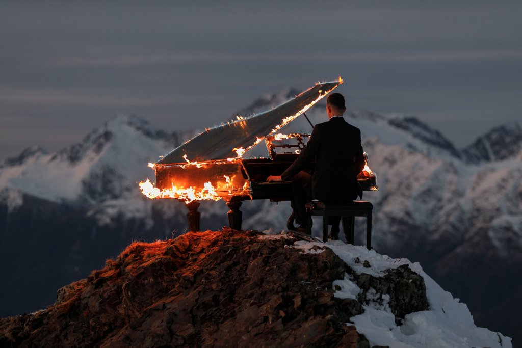 рояль на Альпике